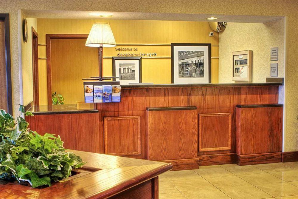 Surestay By Best Western Forsyth Decatur Interior foto